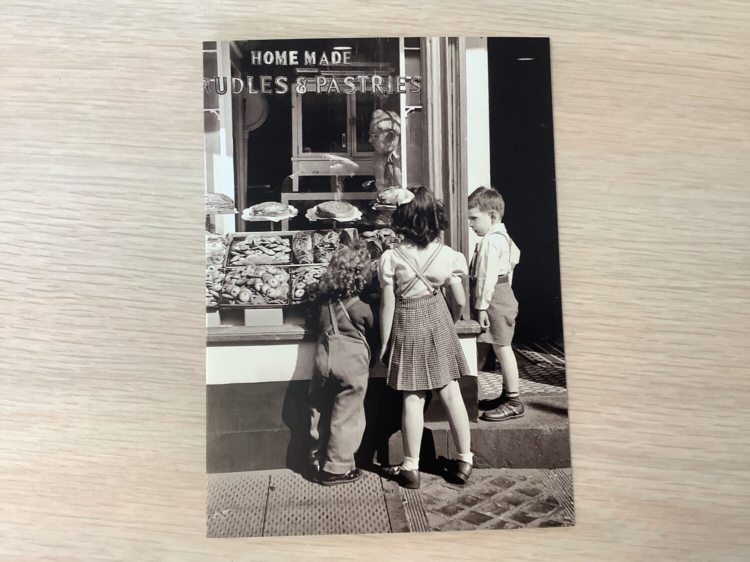 AVANTI AMERICA KIDS AT NEW YORK BAKERY FRIENDSHIP CARD