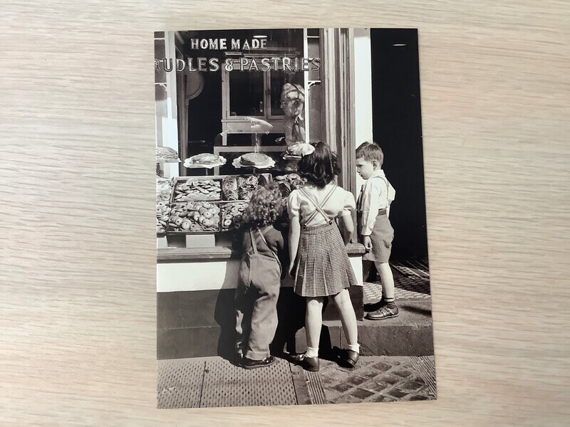 AVANTI AMERICA KIDS AT NEW YORK BAKERY FRIENDSHIP CARD