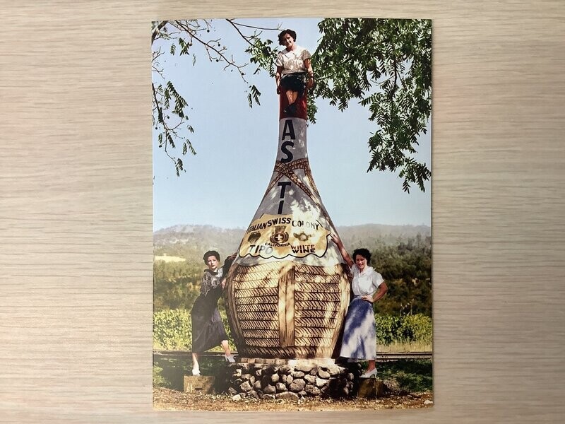 AVANTI AMERICA WOMEN POSING WITH GIANT WINE BIRTHDAY CARD