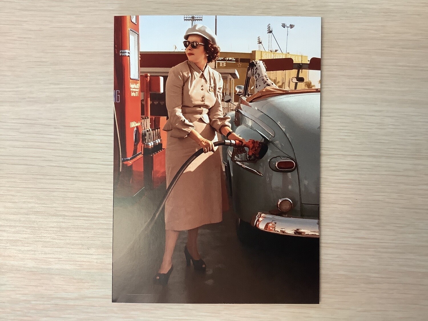 AVANTI AMERICA WOMAN PUMPING GAS BIRTHDAY CARD