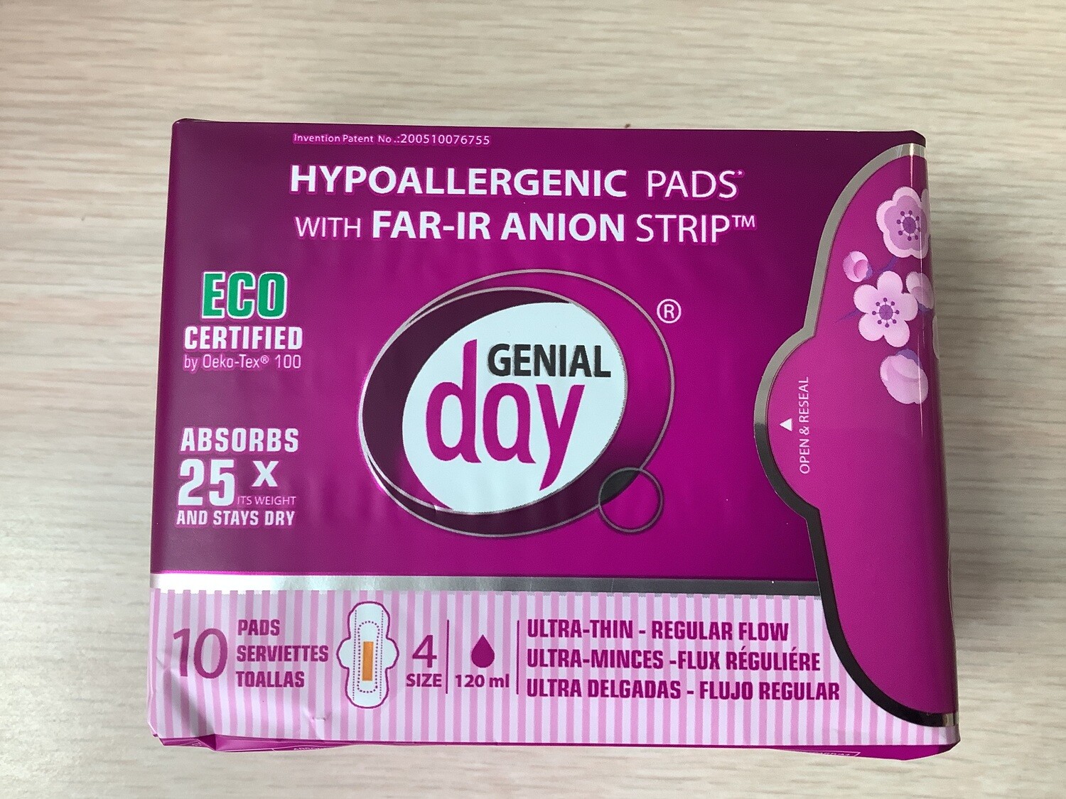 Genial Day Super Absorbent Regular Flow Pads with Anion Strip Size 4 10 ct