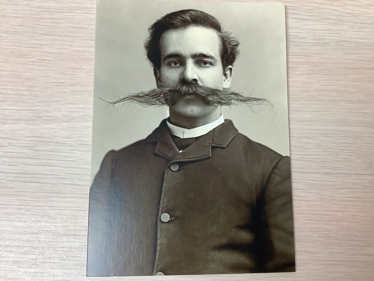 AVANTI AMERICA MAN WITH MUSTACHE PORTRAIT BIRTHDAY CARD