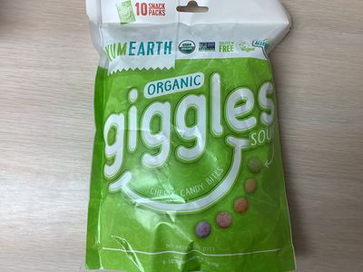 YUMEARTH SOUR GIGGLES 10 SNACK PACKS .50 Oz Each