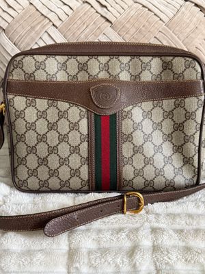 Gucci GG Supreme Messenger Bag