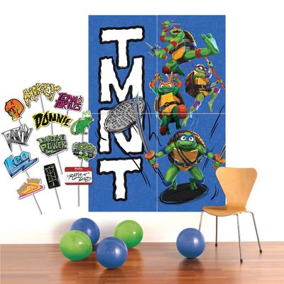TMNT Scene Setter with Photo Booth Props - Teenage Mutant Ninja Turtles: Mutant Mayhem