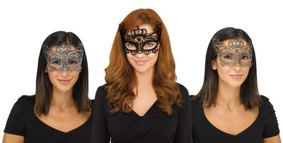 Gothic Lace Queen Mask