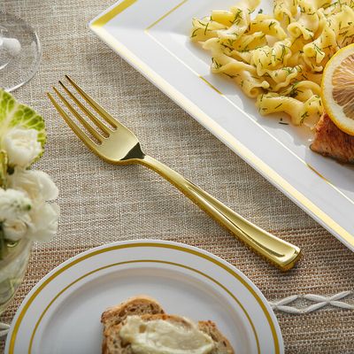 7 1/4" Classic Heavy Weight Gold Plastic Fork - 25/Pack