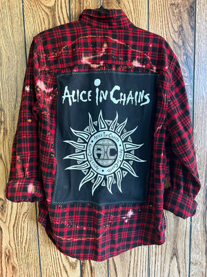 Alice in Chains- Large