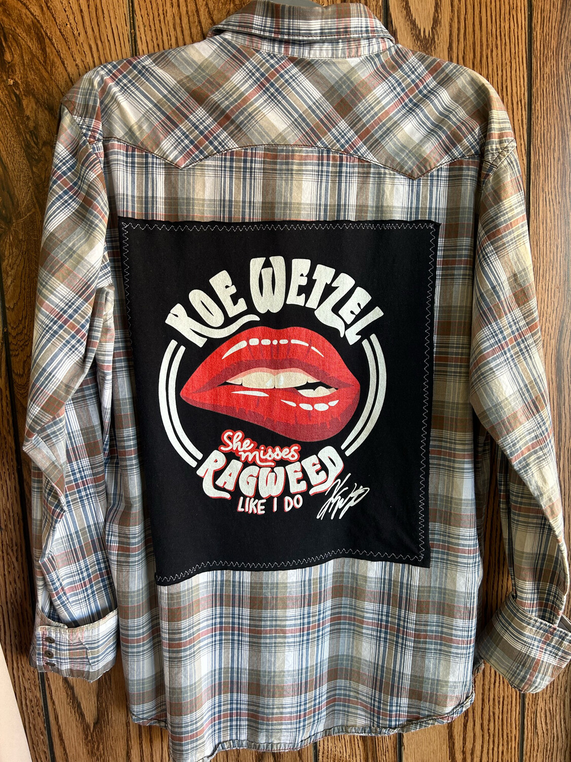 Koe Wetzel Flannel- Large