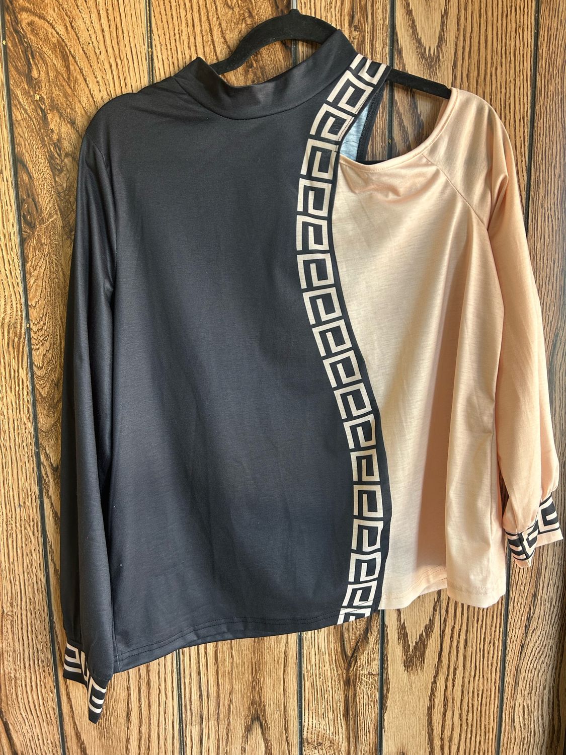 Off the shoulder tee- XL (fits like a Medium)