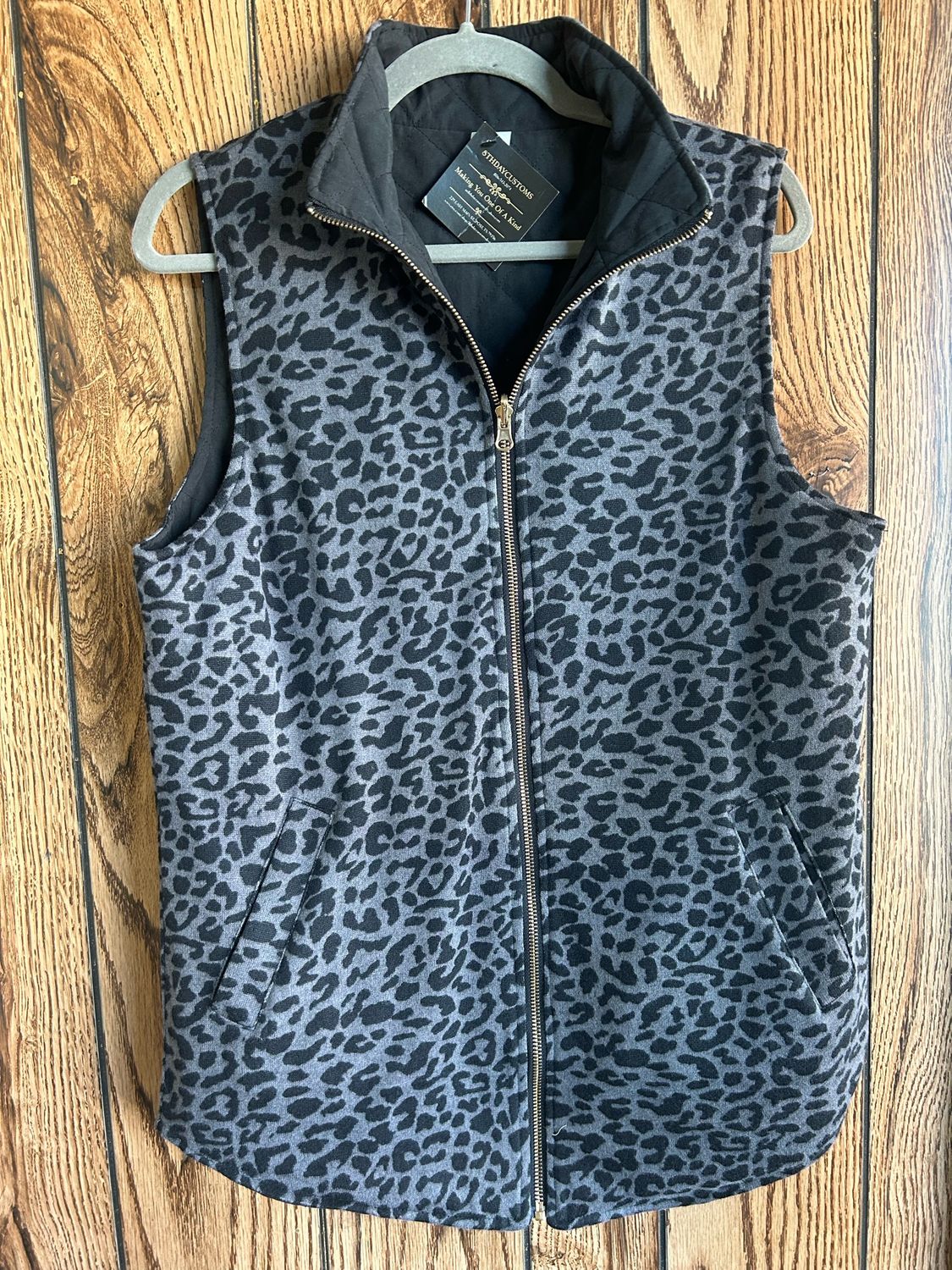 Reversible vest-Leopard/Solid Black
