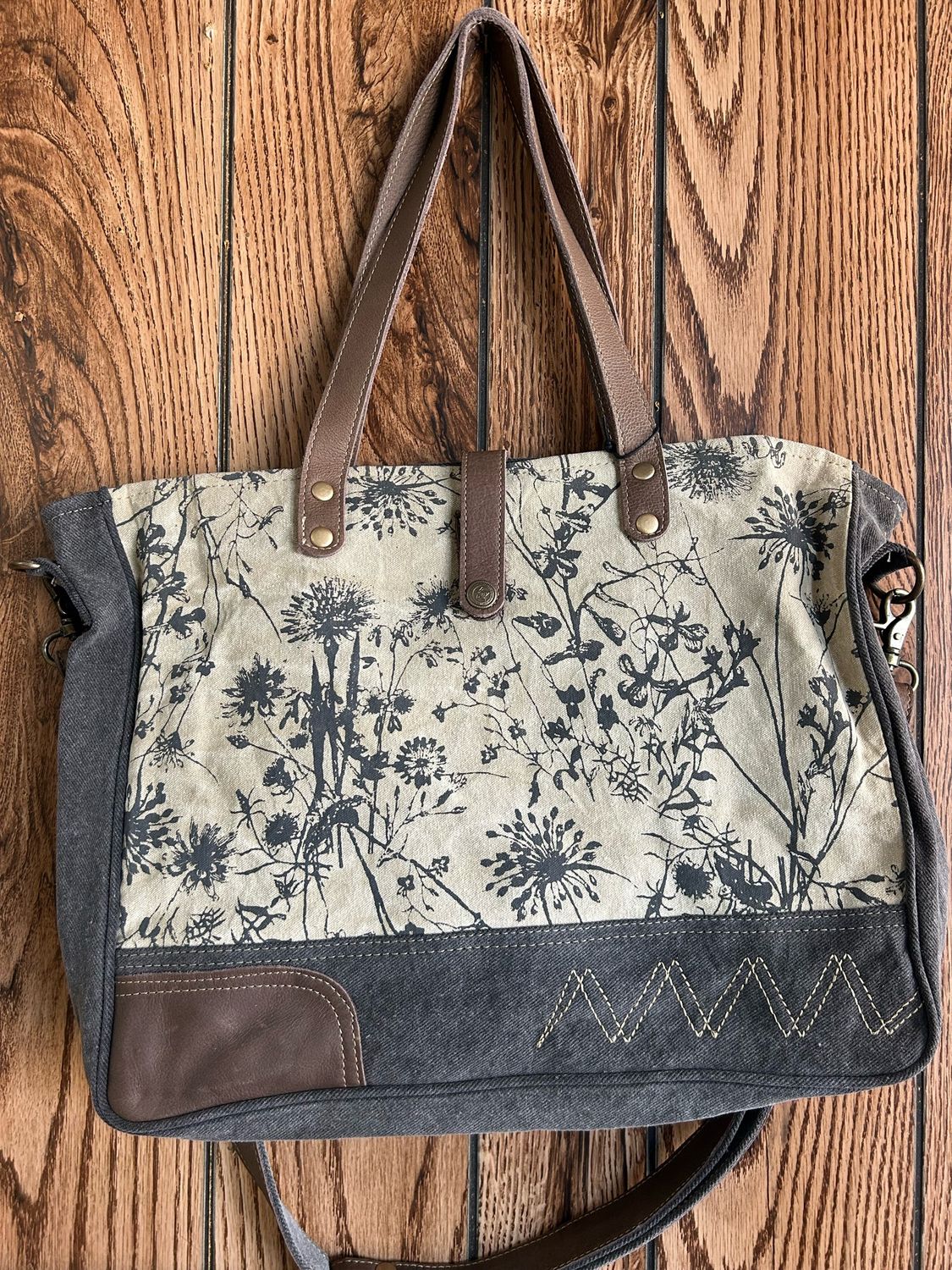 The Mystique Messenger Bag