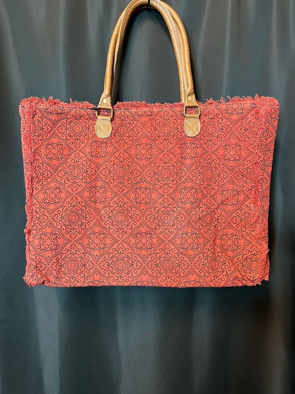 Triple Fork Ranch Weekender Bag in Scarlet