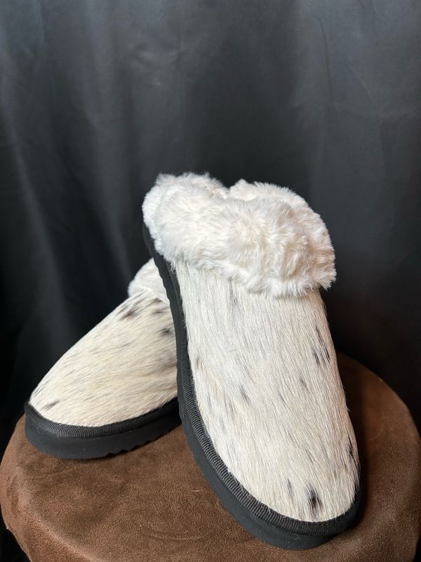 Alamosa Hair-on Hide Lined Slippers in Black &amp; White