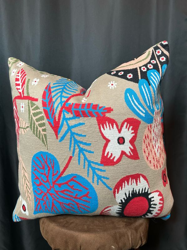 Aveon Cushion