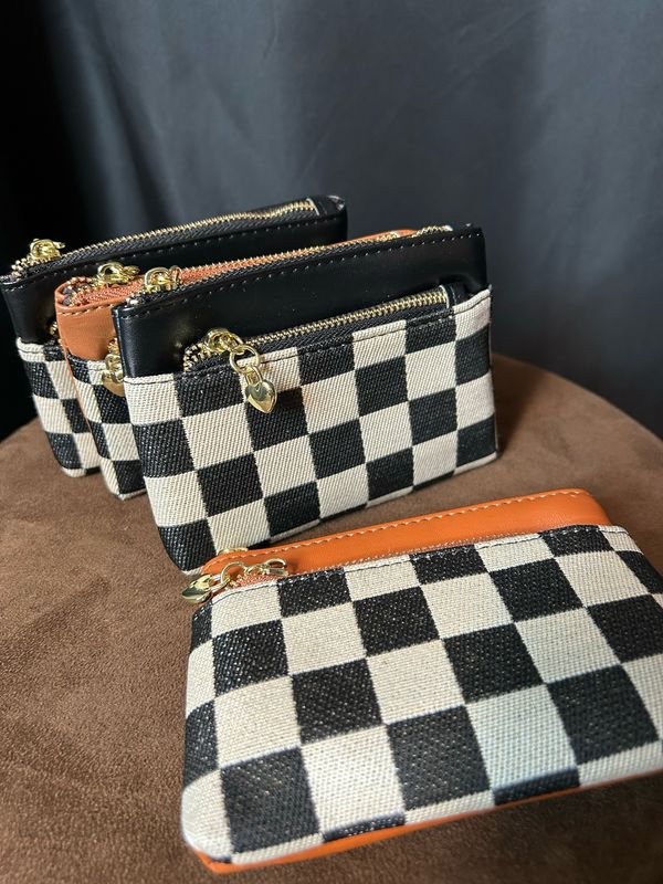 Small Checkered Zip Coin Bag