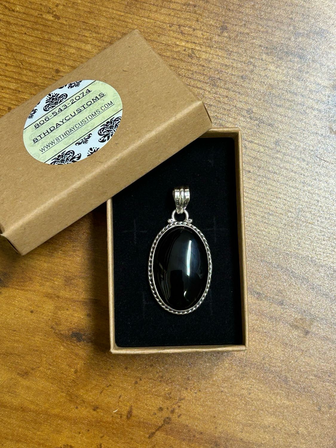 Dreamy Onyx Oval Pendant