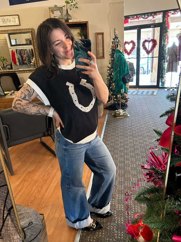 Horse Shoe Short Sleeve Sweater