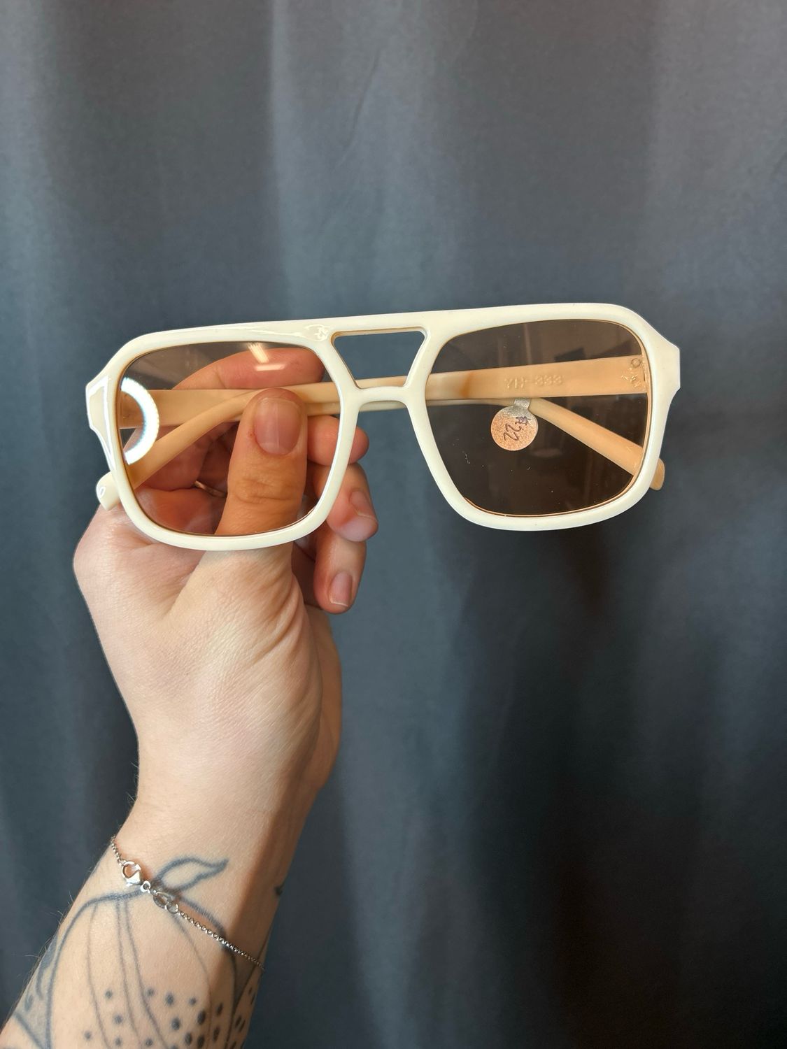 70s Square Framed Sunnies, Color: Cream