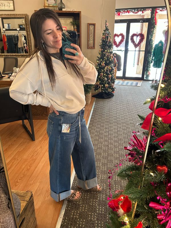 Risen Mid Rise Crop Straight 4 Way Stretch