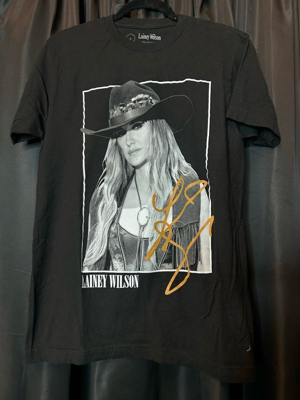 Lainey Wilson Tee - Medium