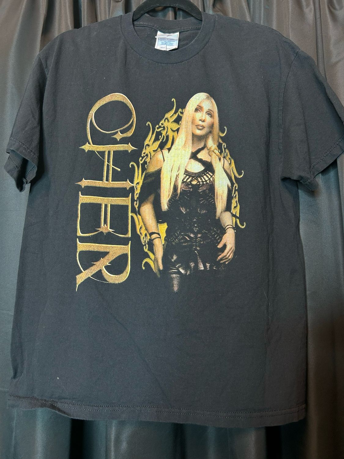 Cher - Large