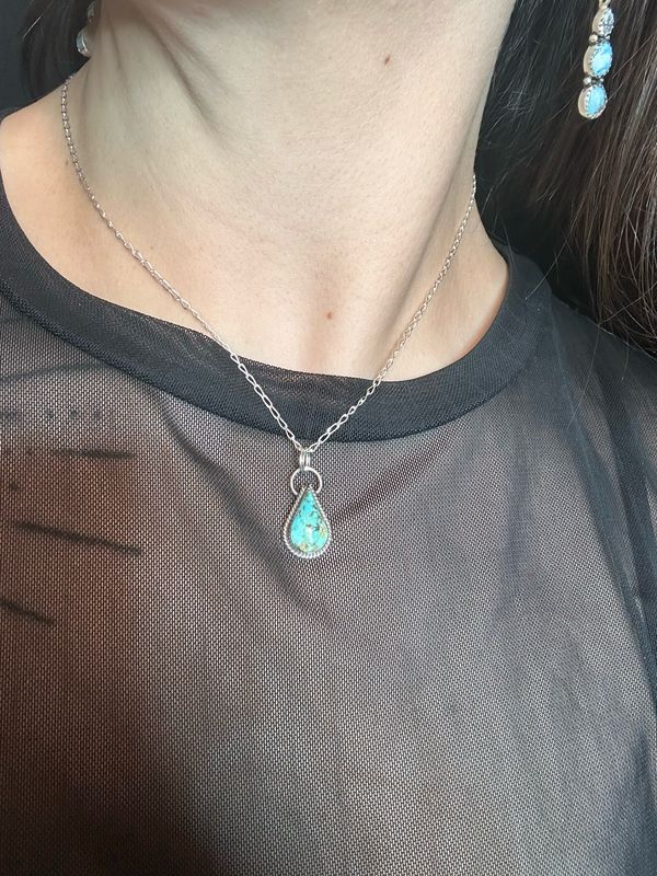 Teardrop Pendant Necklace