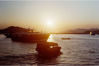 Lomography Lomochrome Color '92 Sun-Kissed 35mm Film