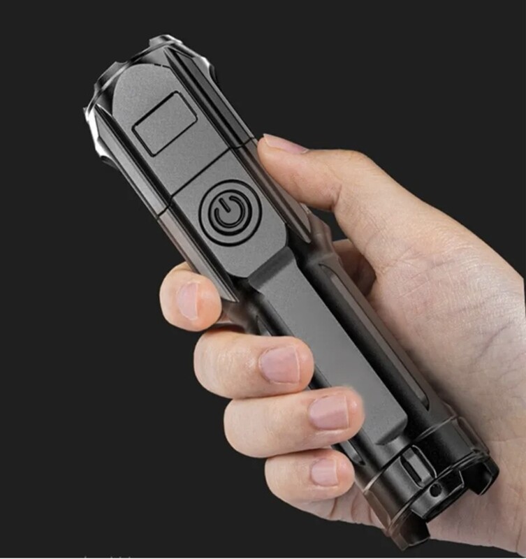 Zoomable High Power LED Flashlight. USB Rechargeable