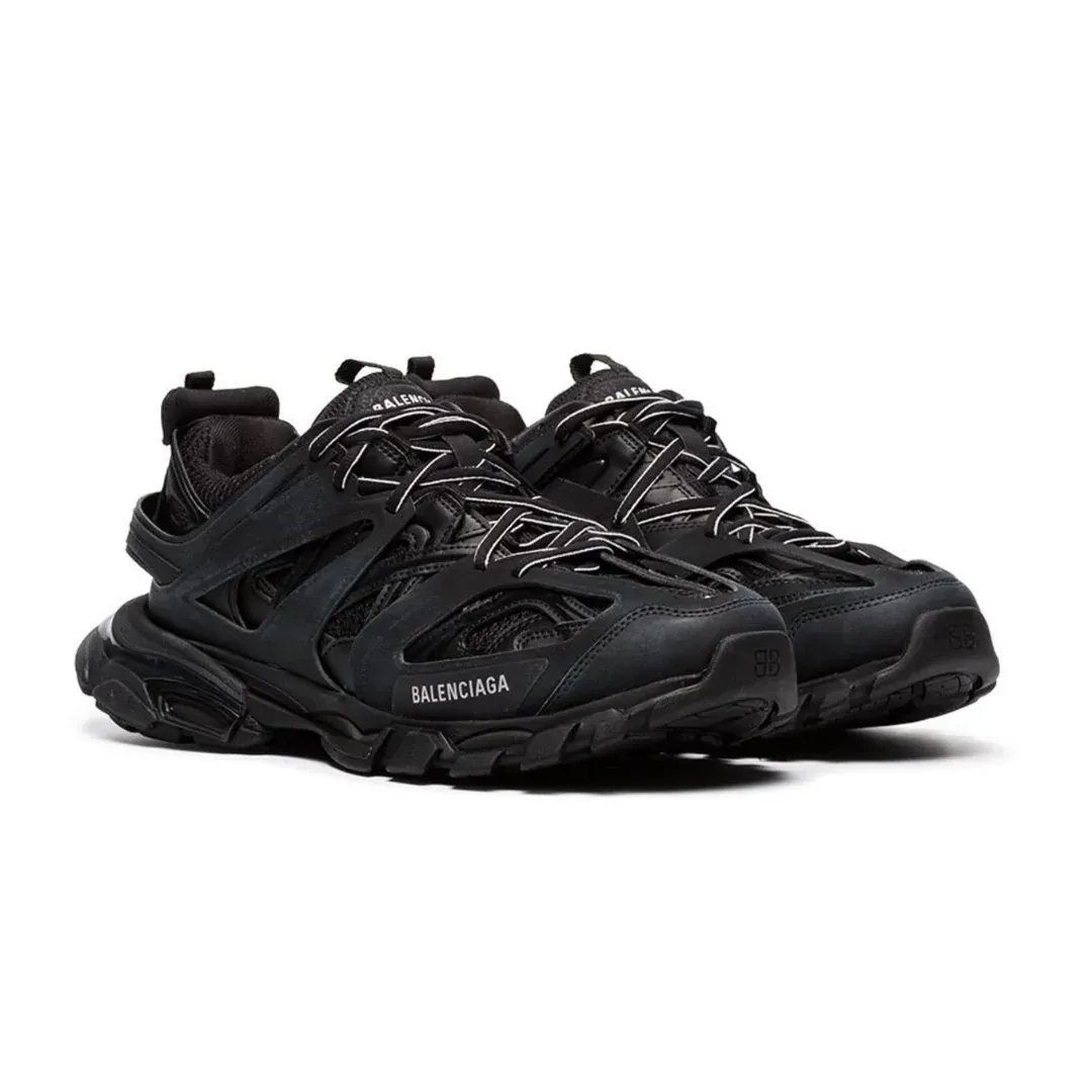 TRACK BLACK