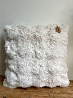Fluffy kussen wit