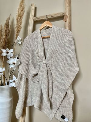 Gina beige poncho met gouden draad