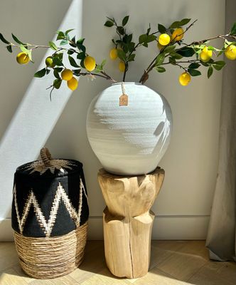 Witte grote ronde vaas