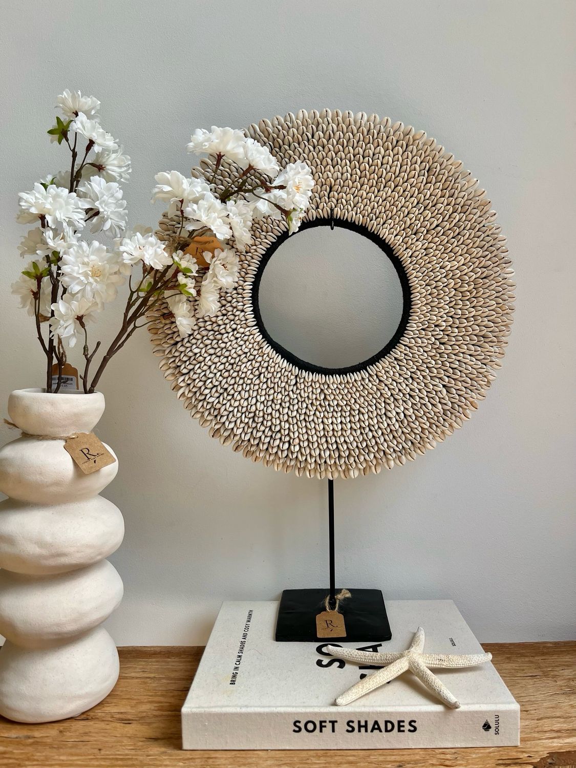 Schelpen ornament Kauri/ black