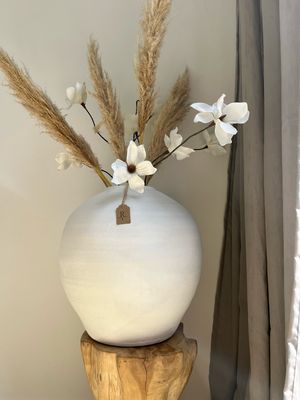 Witte grote ronde vaas