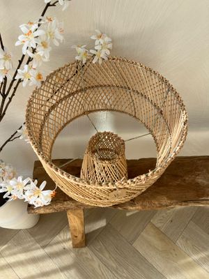 Rotan staande dressoir lamp