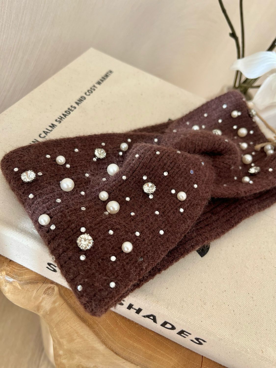 Winter haarband  chocolade bruin met strass en pareltjes
