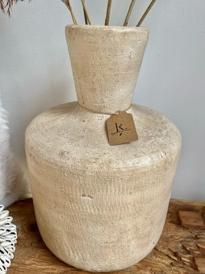 Beige stenen vaas