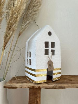 Papier maché huisje maat S