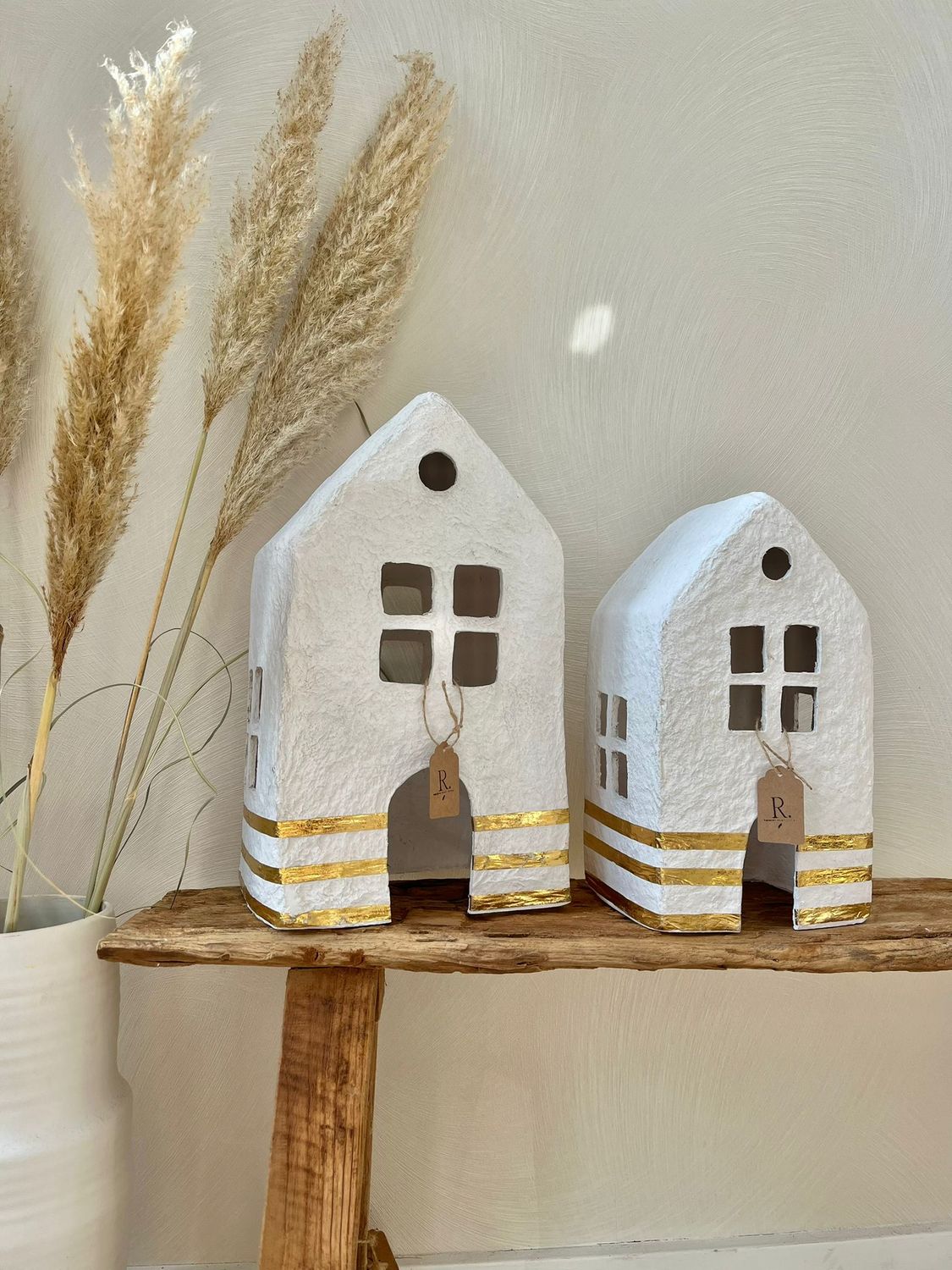 Papier maché huisje maat S