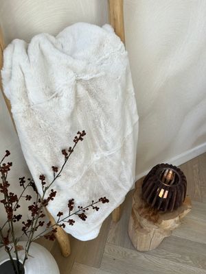 Cozy plaid white