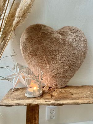 Faux fur hart kussen