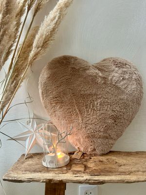 Faux fur hart kussen