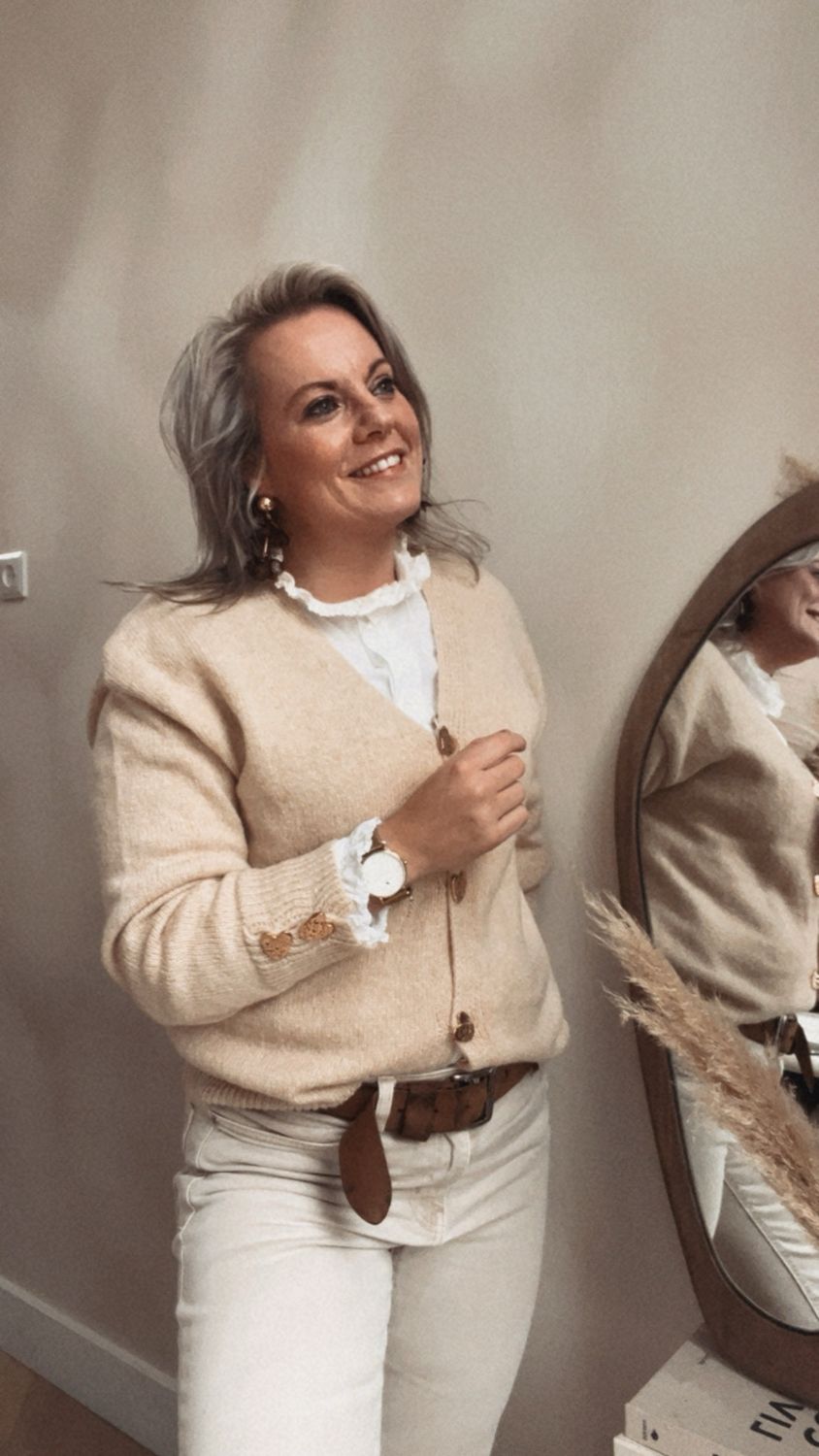 Vest beige met gouden hartjes