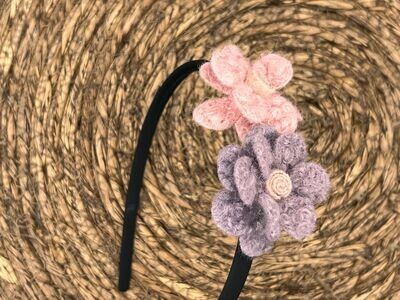 Diadeem wol flower - wollen bloemen - zwarte kleur diadeem - roze/paars