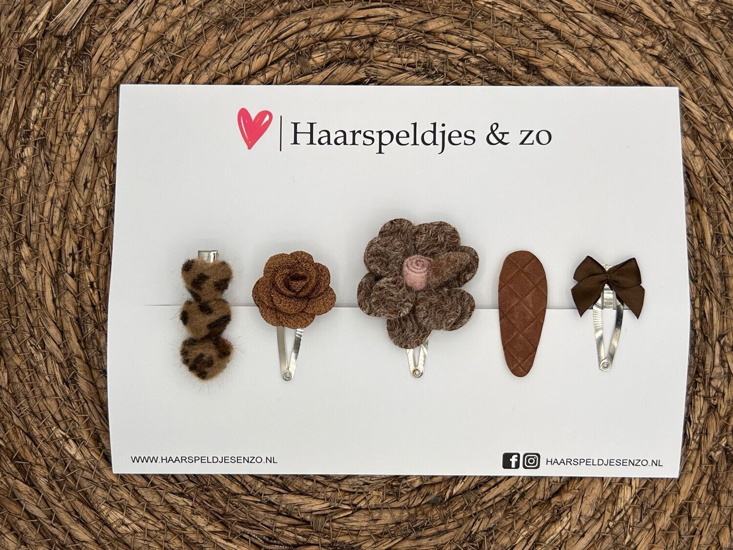Try-out mix 23 - mix van verschillende speldjes - bruin - 4 cm speldjes