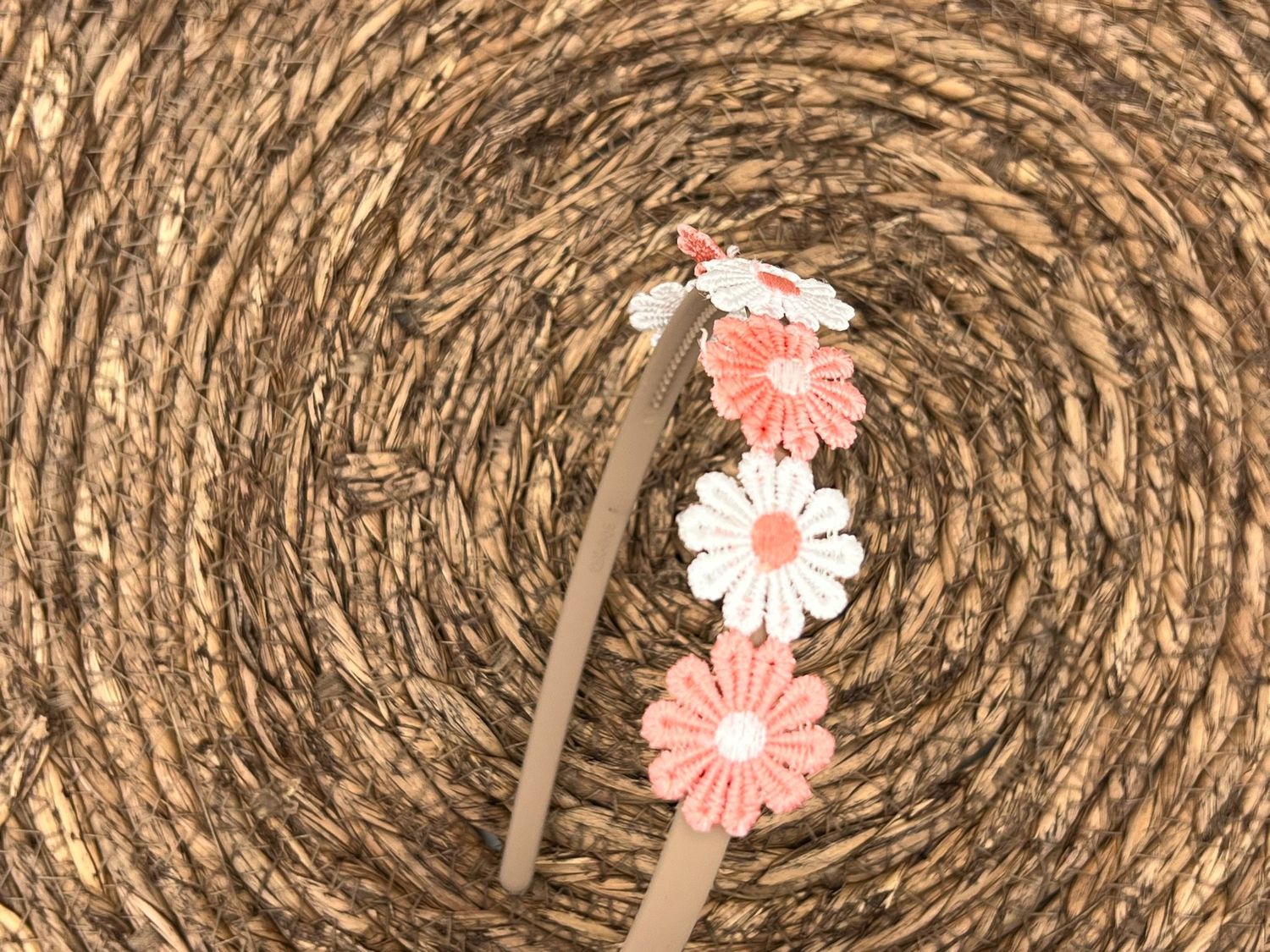 Diadeem - haarband - madeliefjes - perzik/wit - bloemen - bloemetjes
