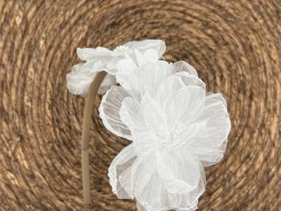 Diadeem flower - bloemetjes - khaki kleur diadeem - bruidsmeisje - bridesmaid - wit - meisjes - kinderen