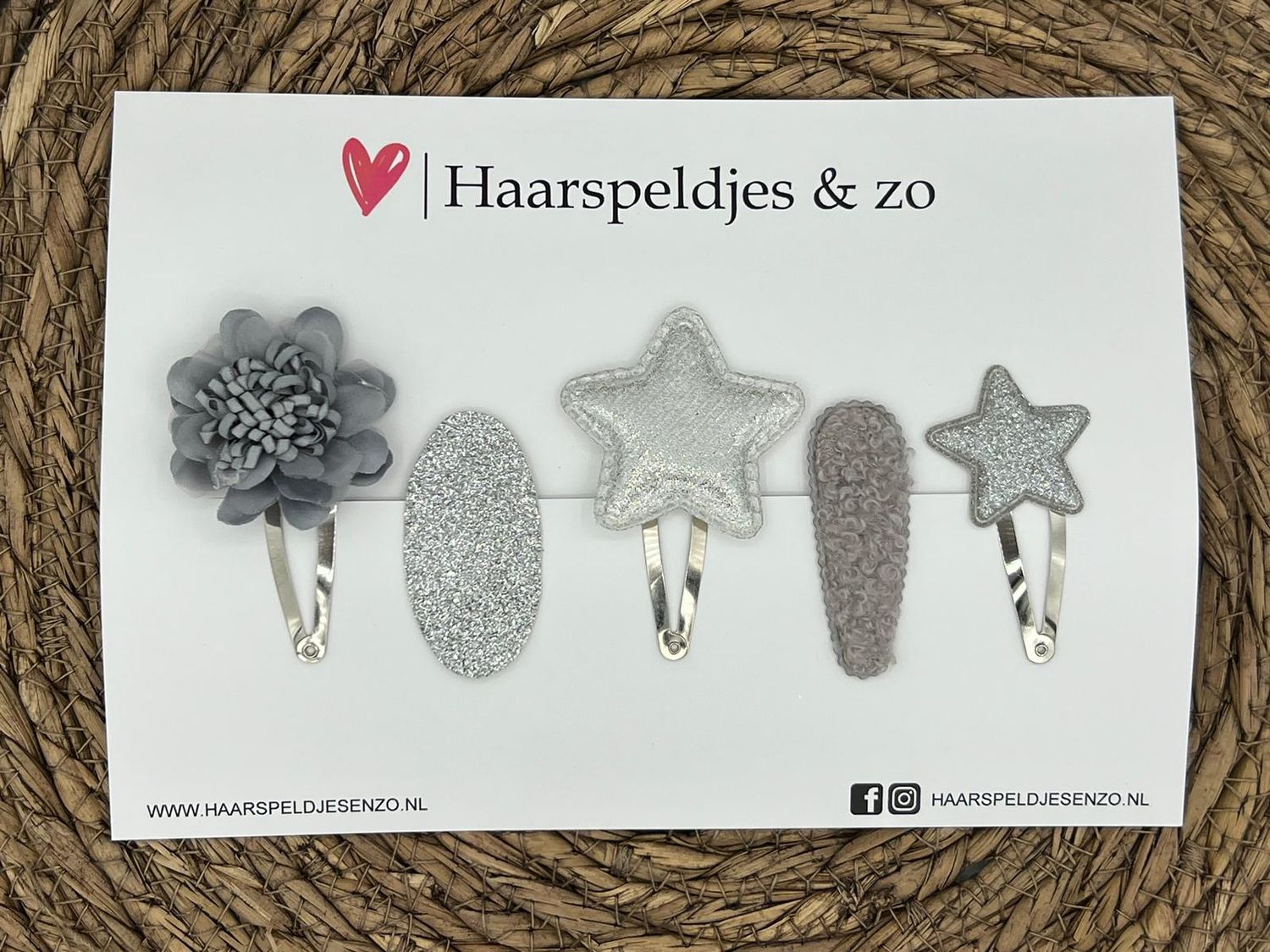 Try-out mix 35 - mix van verschillende speldjes - grijs/zilver - glitters - kerst - feestdagen - 5 cm speldjes