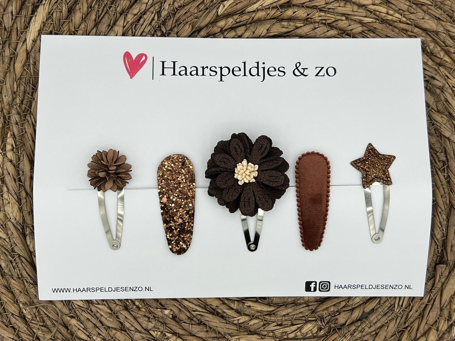 Try-out mix 40 - mix van verschillende speldjes -bruin - glitters - kerst - feestdagen - 5 cm speldjes